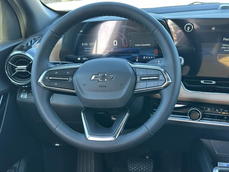 Chevrolet Equinox Vehicle Full-screen Gallery Image 6