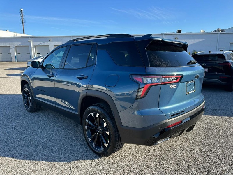 Chevrolet Equinox Vehicle Full-screen Gallery Image 3