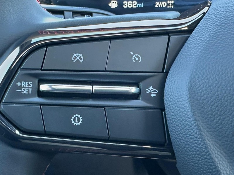 Chevrolet Equinox Vehicle Full-screen Gallery Image 12