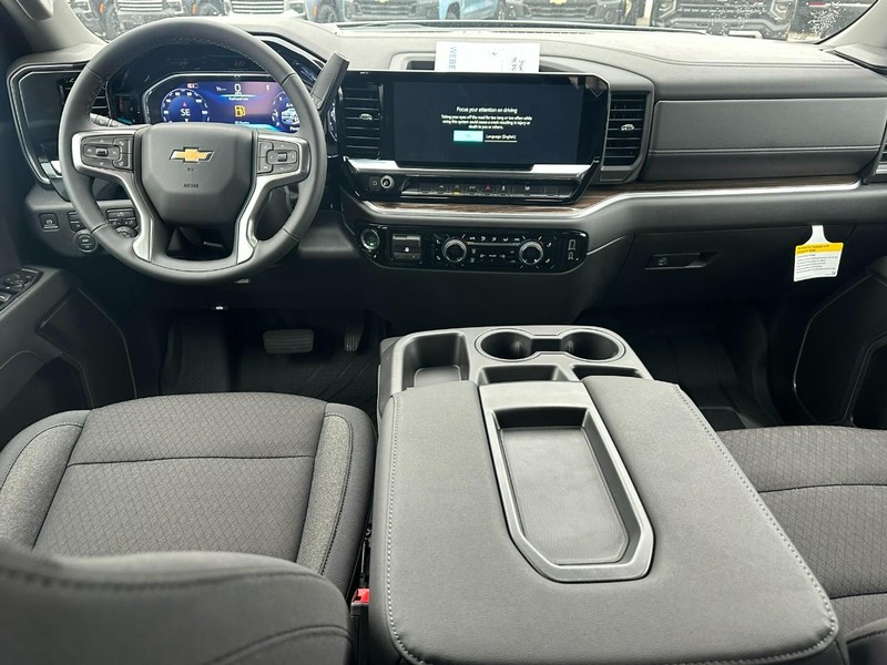 Chevrolet Silverado 1500 Vehicle Full-screen Gallery Image 5