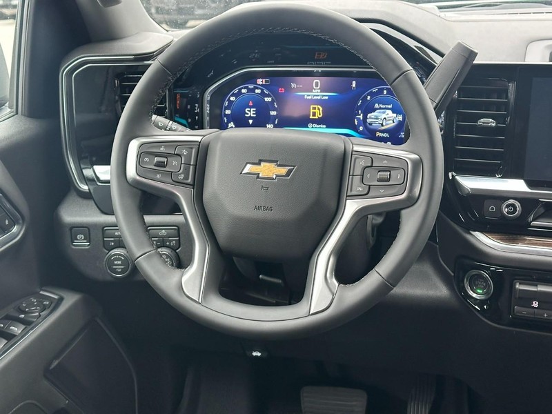Chevrolet Silverado 1500 Vehicle Full-screen Gallery Image 6