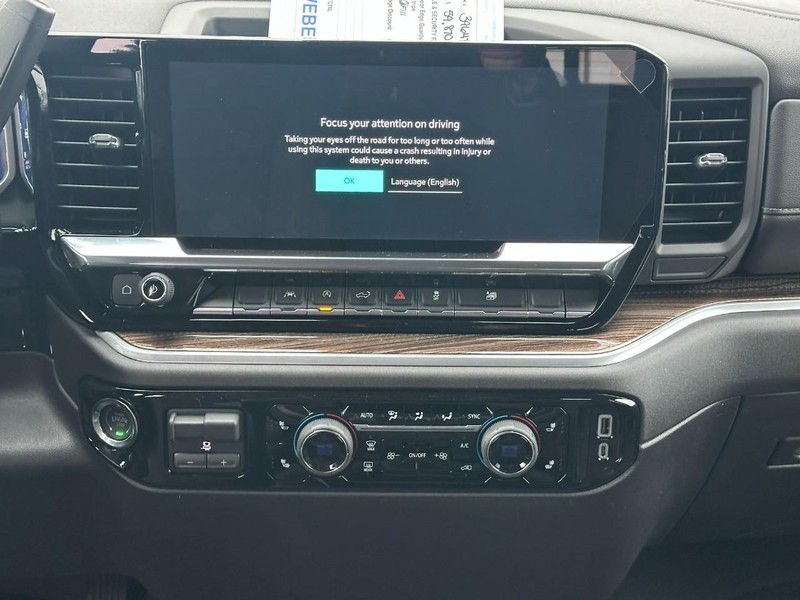 Chevrolet Silverado 1500 Vehicle Full-screen Gallery Image 7