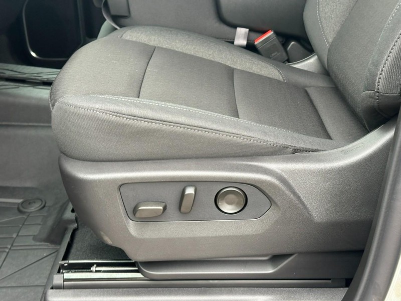 Chevrolet Silverado 1500 Vehicle Full-screen Gallery Image 10