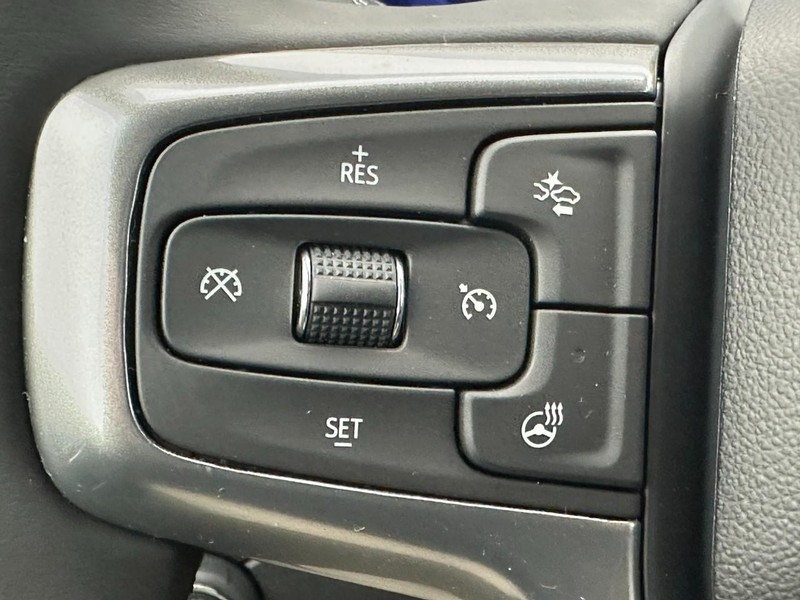 Chevrolet Silverado 1500 Vehicle Full-screen Gallery Image 11