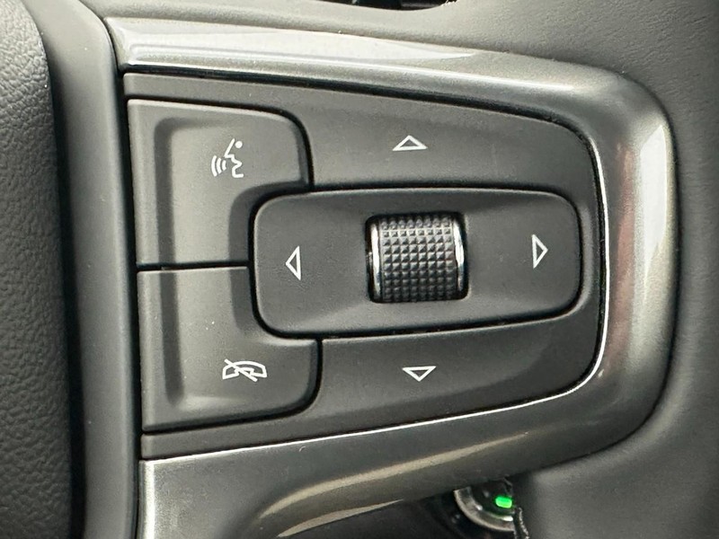 Chevrolet Silverado 1500 Vehicle Full-screen Gallery Image 12