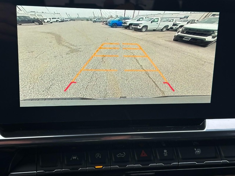 Chevrolet Silverado 1500 Vehicle Full-screen Gallery Image 14