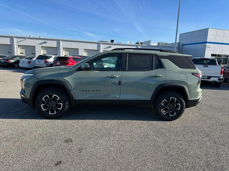 Chevrolet Equinox Vehicle Full-screen Gallery Image 2