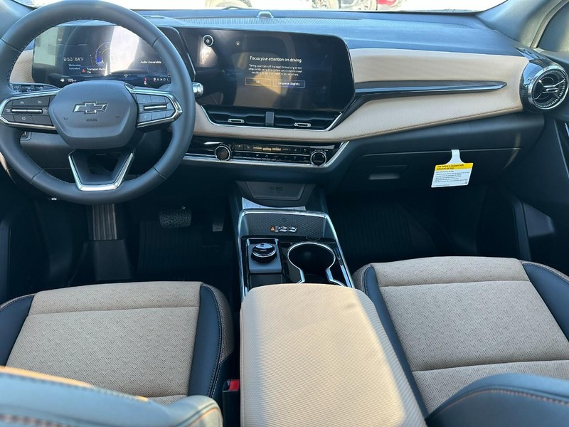 Chevrolet Equinox Vehicle Full-screen Gallery Image 6