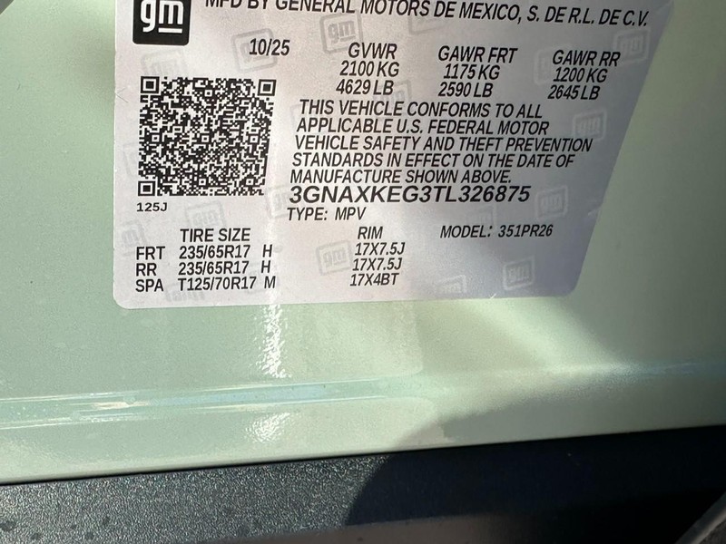 Chevrolet Equinox Vehicle Full-screen Gallery Image 17