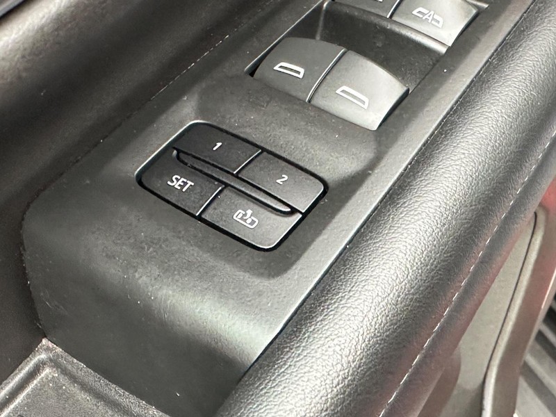 Chevrolet Tahoe Vehicle Full-screen Gallery Image 20