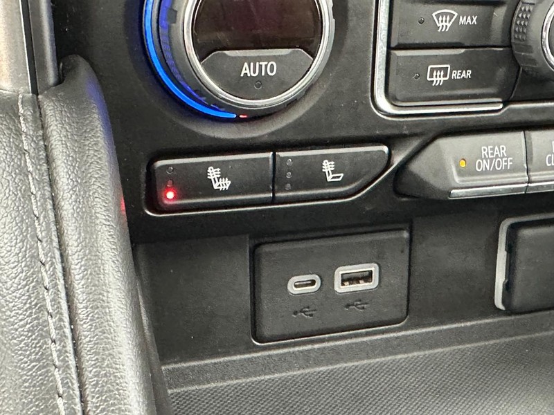 Chevrolet Tahoe Vehicle Full-screen Gallery Image 25