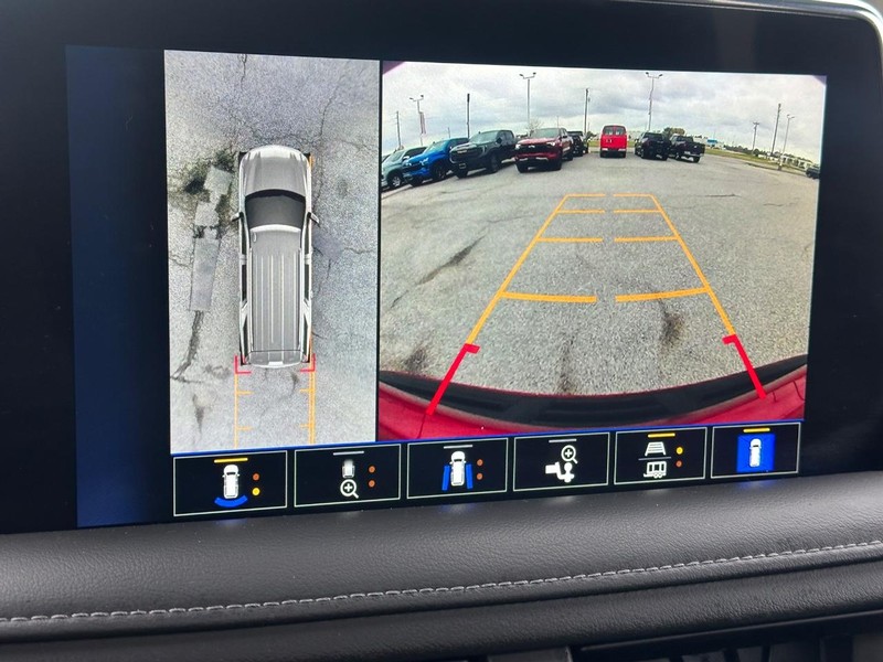 Chevrolet Tahoe Vehicle Full-screen Gallery Image 26