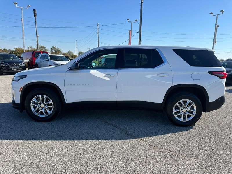 Chevrolet Traverse Vehicle Full-screen Gallery Image 2