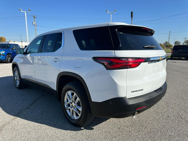 Chevrolet Traverse Vehicle Full-screen Gallery Image 3