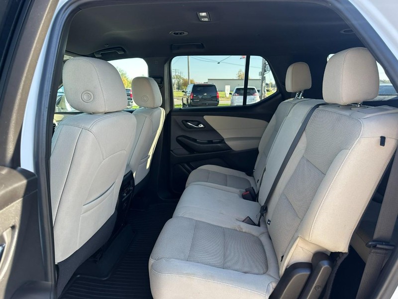 Chevrolet Traverse Vehicle Full-screen Gallery Image 10