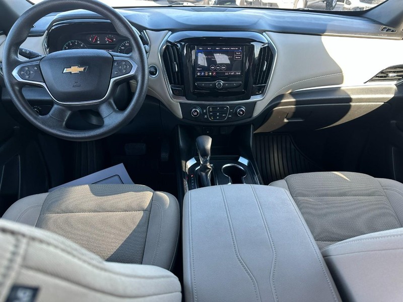 Chevrolet Traverse Vehicle Full-screen Gallery Image 13