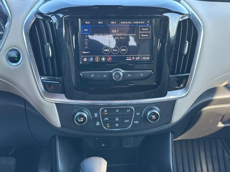 Chevrolet Traverse Vehicle Full-screen Gallery Image 15