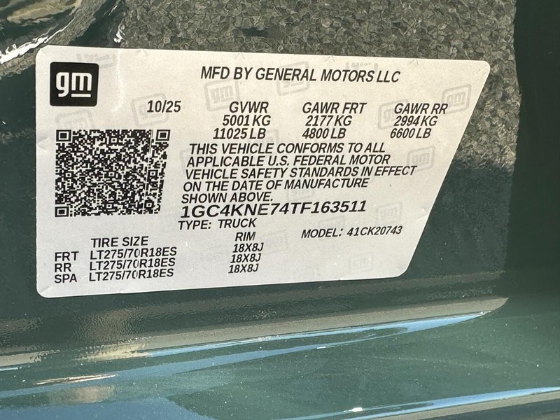 Chevrolet Silverado 2500HD Vehicle Full-screen Gallery Image 11