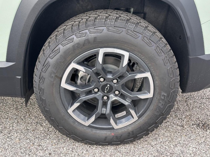 Chevrolet Equinox Vehicle Full-screen Gallery Image 4