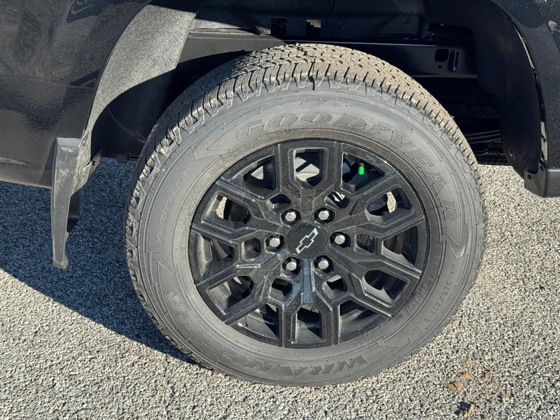 Chevrolet Colorado Vehicle Full-screen Gallery Image 4