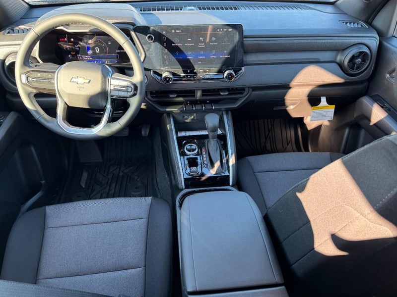 Chevrolet Colorado Vehicle Full-screen Gallery Image 6