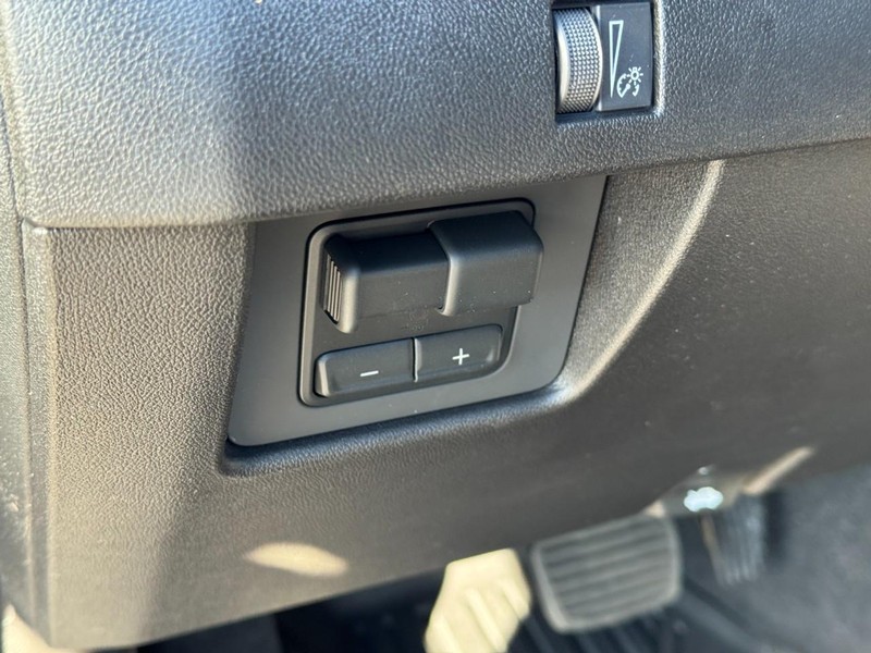 Chevrolet Colorado Vehicle Full-screen Gallery Image 11