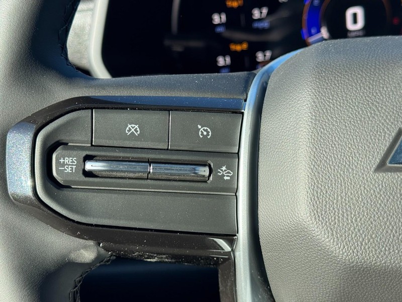 Chevrolet Colorado Vehicle Full-screen Gallery Image 12