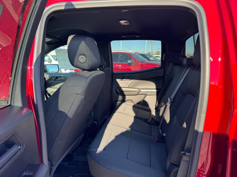 Chevrolet Colorado Vehicle Full-screen Gallery Image 5