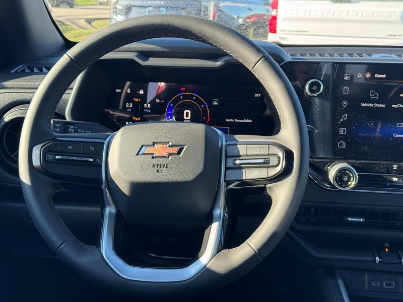 Chevrolet Colorado Vehicle Full-screen Gallery Image 8