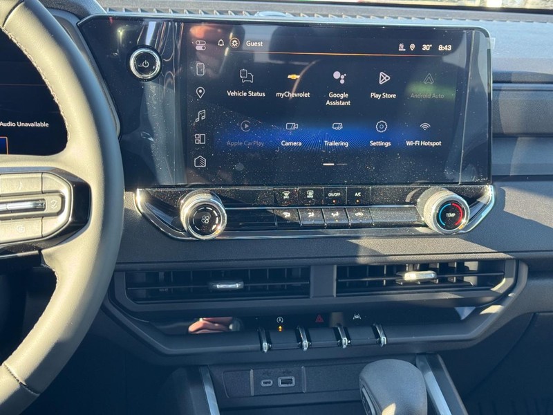 Chevrolet Colorado Vehicle Full-screen Gallery Image 9