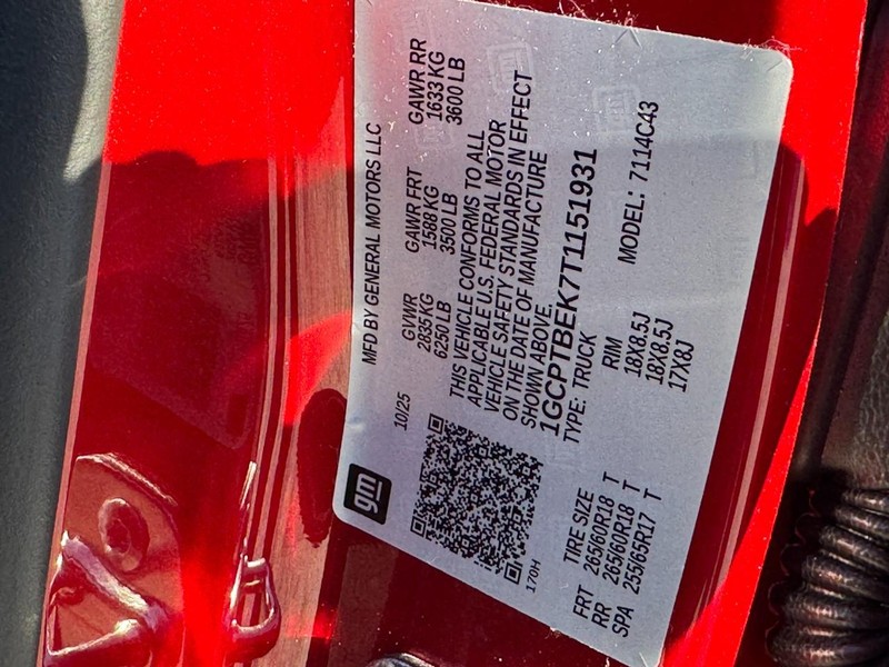 Chevrolet Colorado Vehicle Full-screen Gallery Image 18