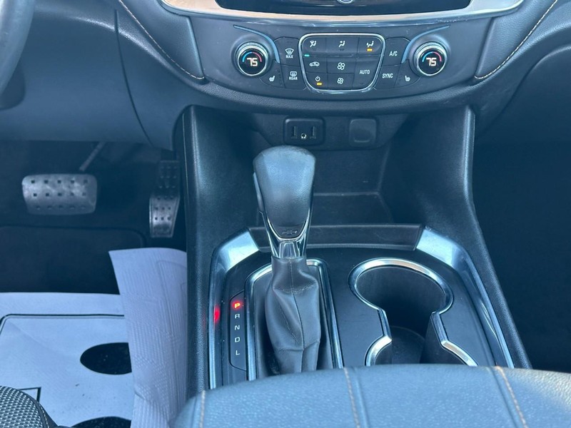 Chevrolet Traverse Vehicle Full-screen Gallery Image 16