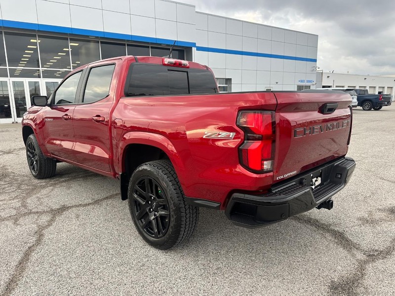 Chevrolet Colorado Vehicle Full-screen Gallery Image 3