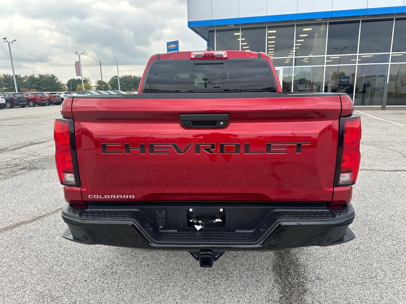 Chevrolet Colorado Vehicle Full-screen Gallery Image 4