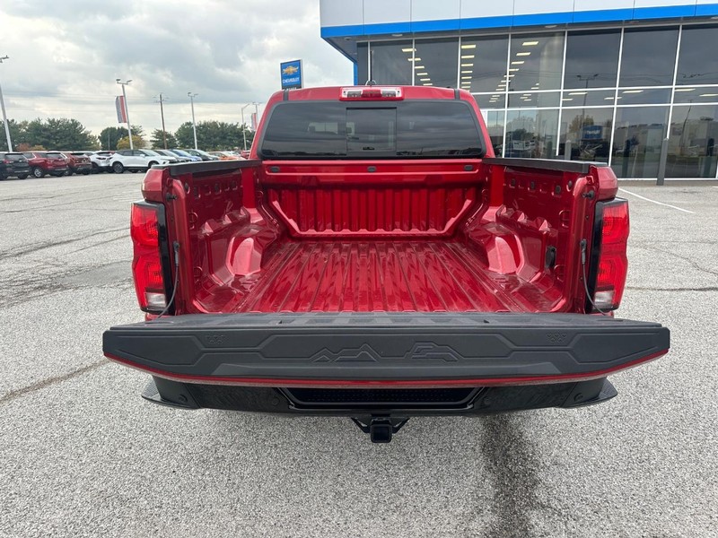 Chevrolet Colorado Vehicle Full-screen Gallery Image 5