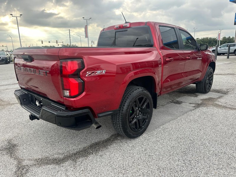 Chevrolet Colorado Vehicle Full-screen Gallery Image 6