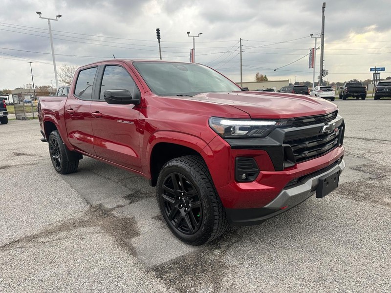 Chevrolet Colorado Vehicle Full-screen Gallery Image 8