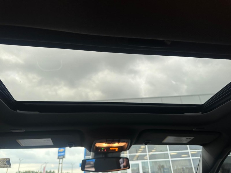 Chevrolet Colorado Vehicle Full-screen Gallery Image 11