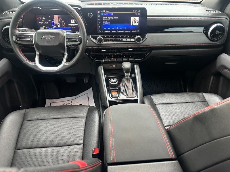 Chevrolet Colorado Vehicle Full-screen Gallery Image 12