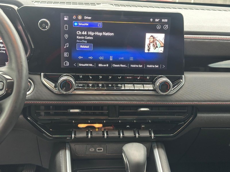 Chevrolet Colorado Vehicle Full-screen Gallery Image 14