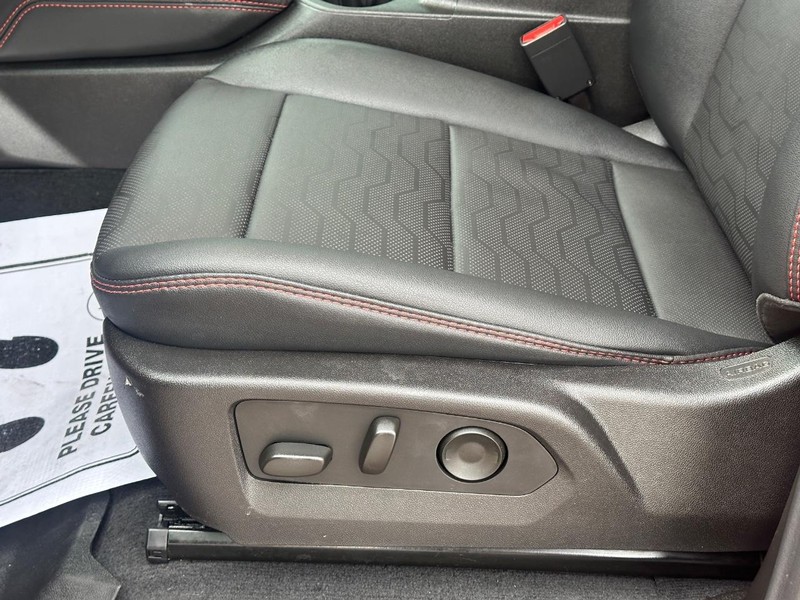 Chevrolet Colorado Vehicle Full-screen Gallery Image 19