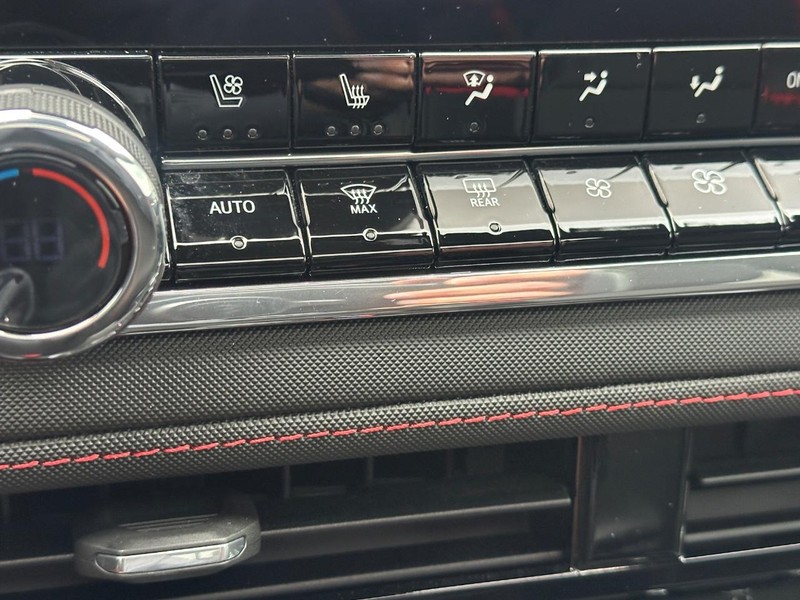 Chevrolet Colorado Vehicle Full-screen Gallery Image 23