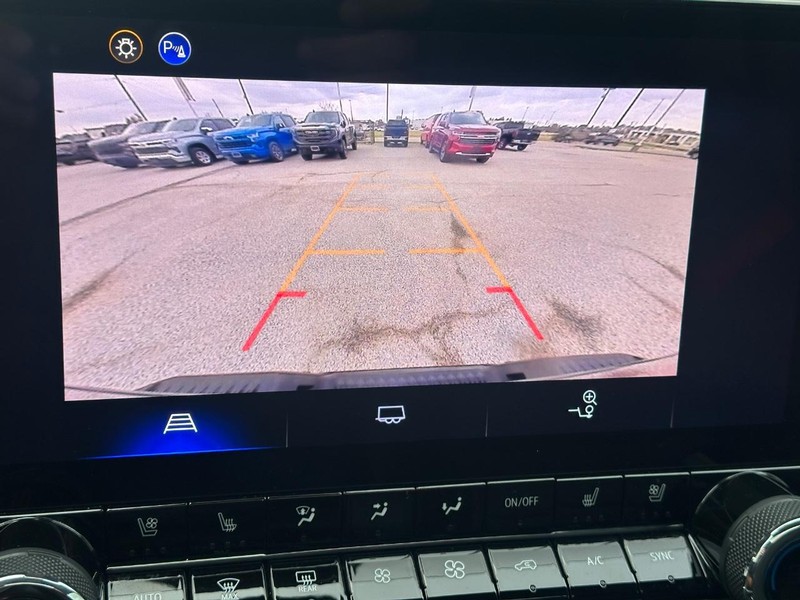 Chevrolet Colorado Vehicle Full-screen Gallery Image 24