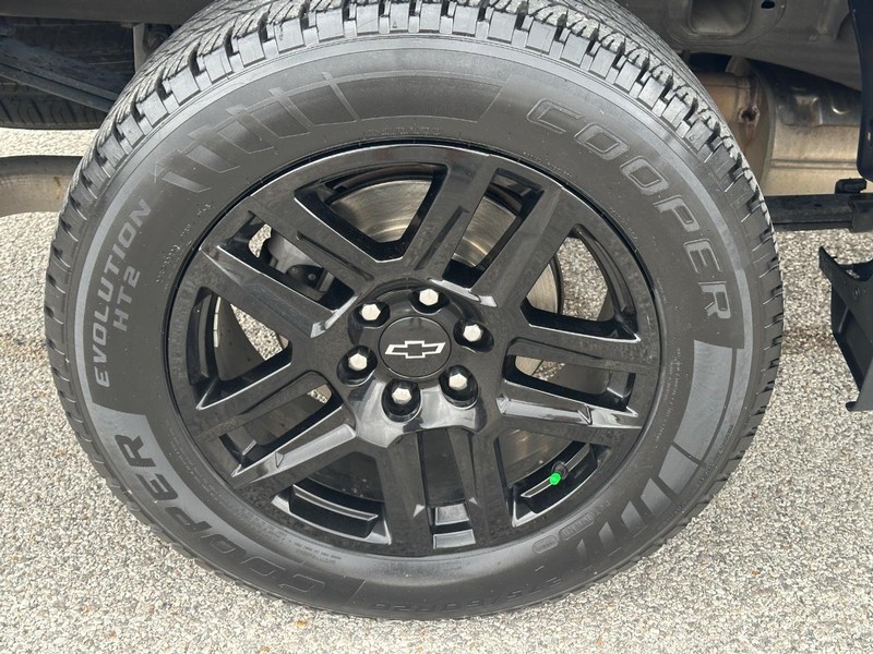 Chevrolet Silverado 1500 Vehicle Full-screen Gallery Image 7