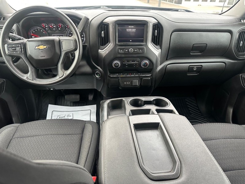 Chevrolet Silverado 1500 Vehicle Full-screen Gallery Image 11