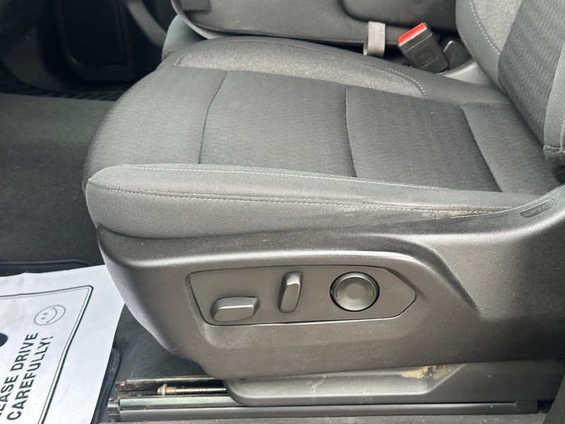 Chevrolet Silverado 1500 Vehicle Full-screen Gallery Image 17