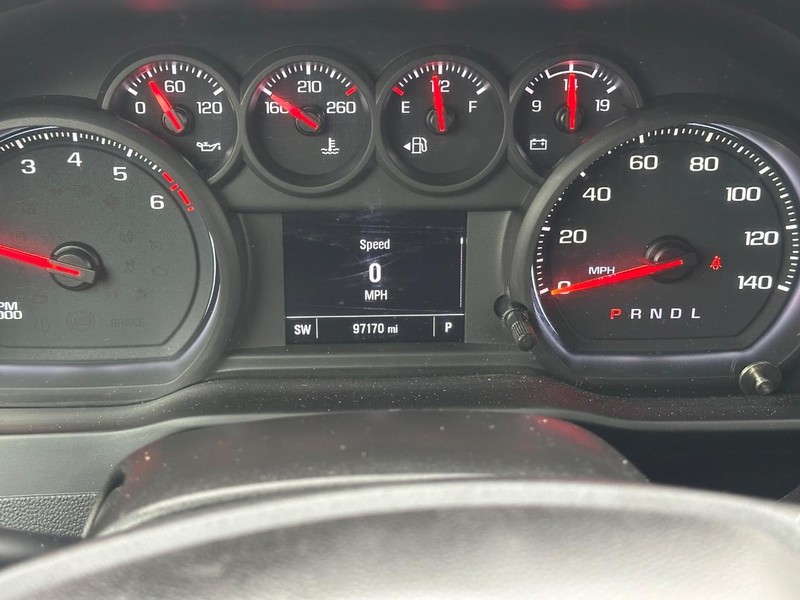 Chevrolet Silverado 1500 Vehicle Full-screen Gallery Image 19