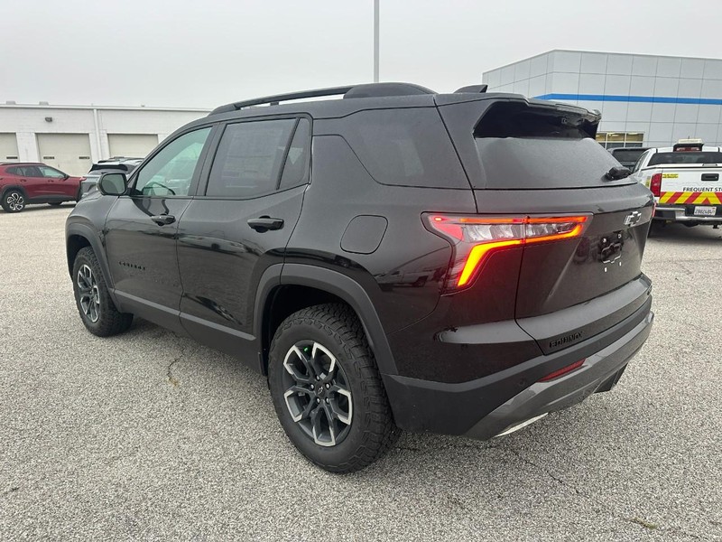 Chevrolet Equinox Vehicle Full-screen Gallery Image 3