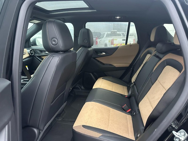 Chevrolet Equinox Vehicle Full-screen Gallery Image 4