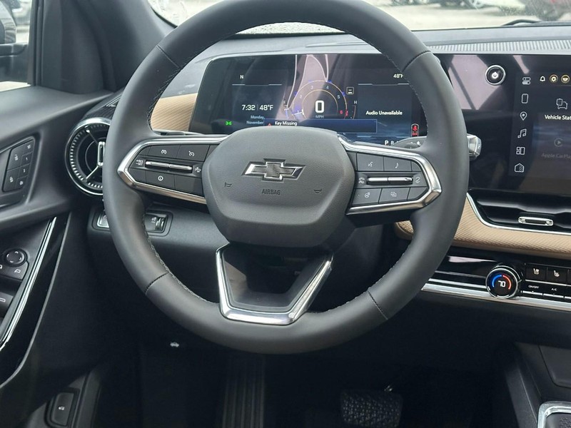 Chevrolet Equinox Vehicle Full-screen Gallery Image 7